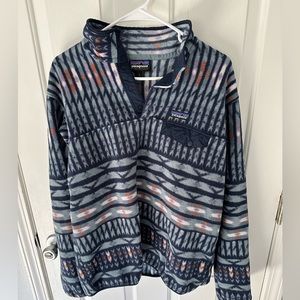 Women’s Patagonia Fleece Size L.